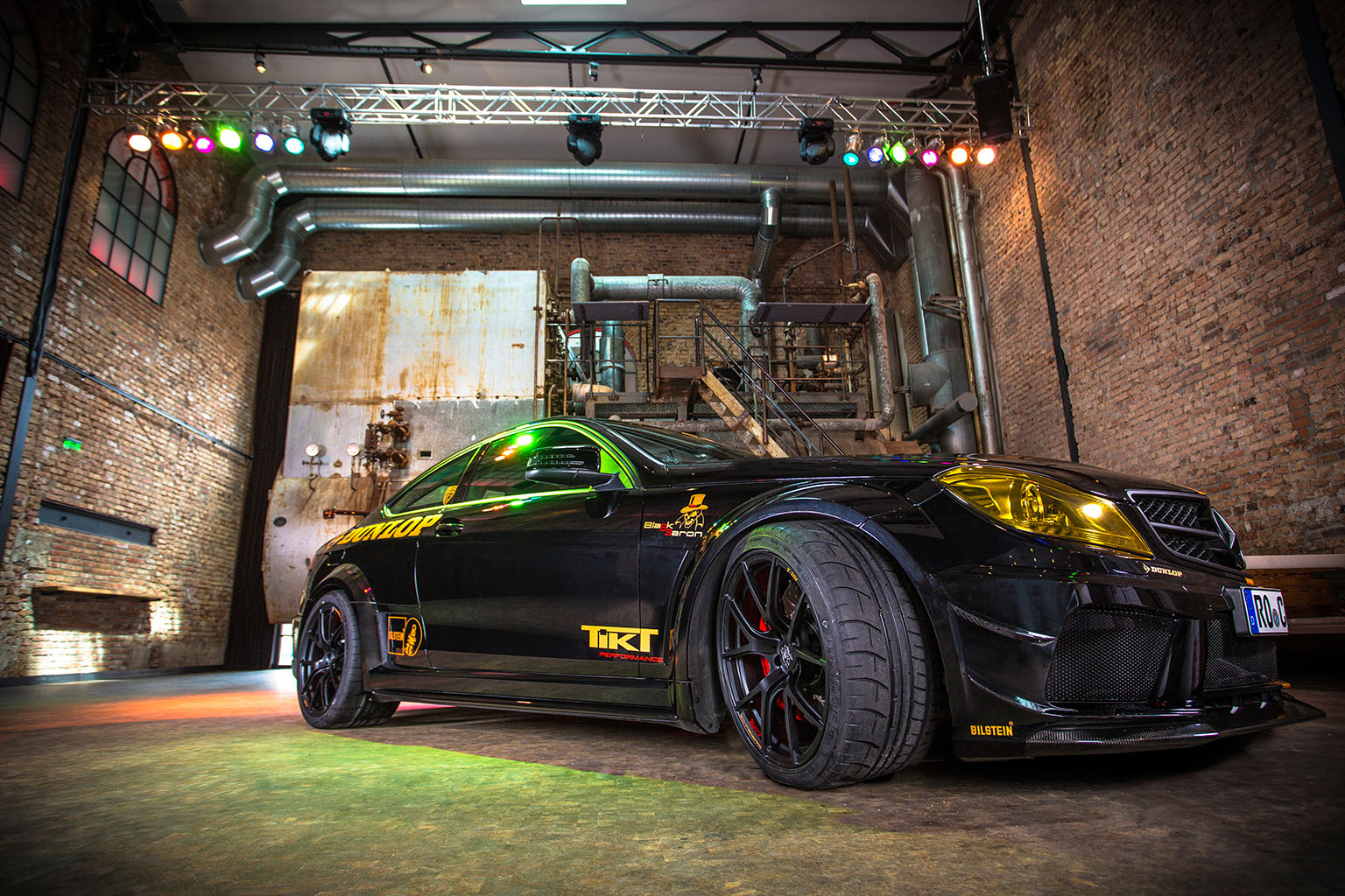 Dunlop Shooting, Mercedes Benz C63 AMG Black Baron, Stephanskirchen 2013 - Foto: Tim Upietz