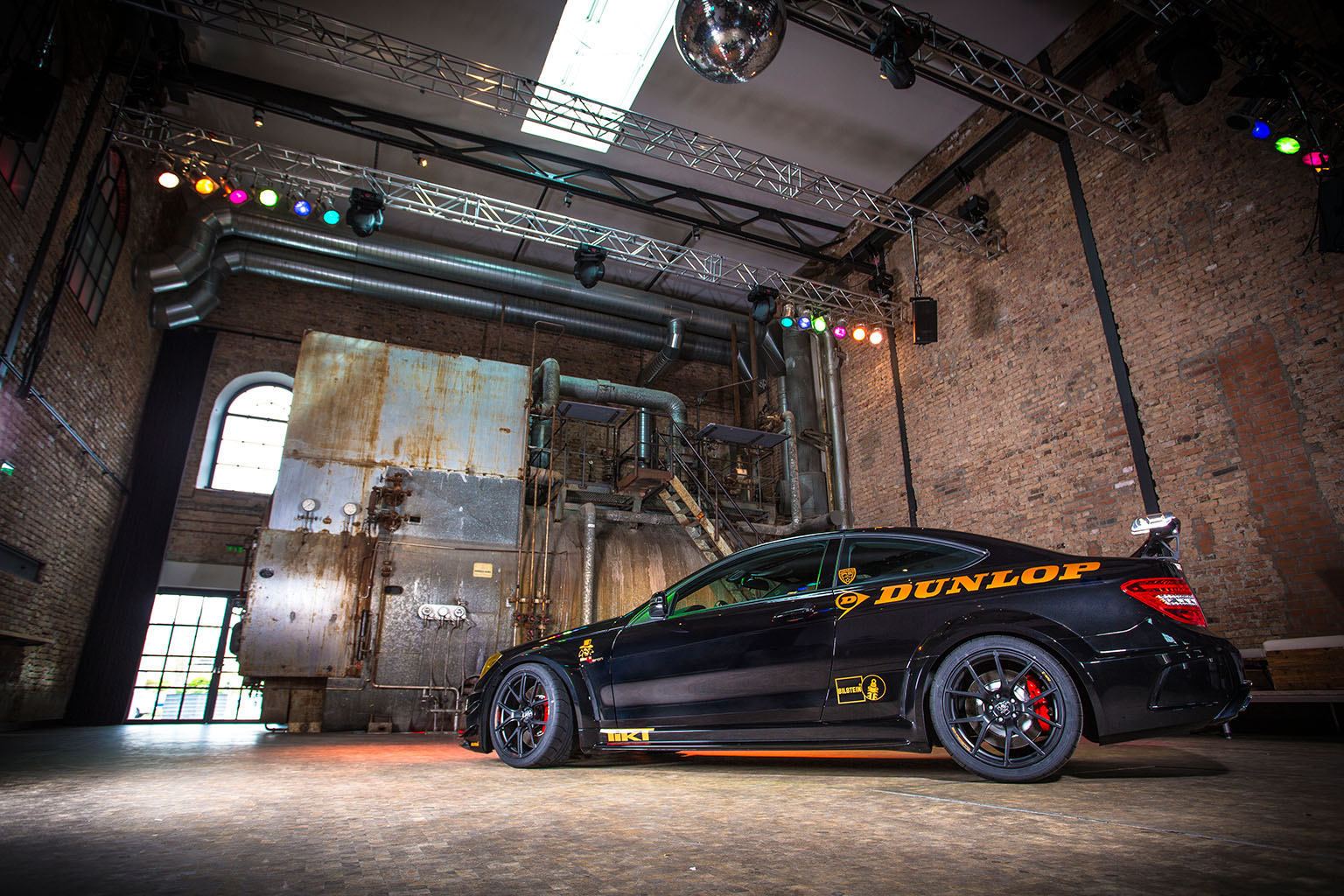 Dunlop Shooting, Mercedes Benz C63 AMG Black Baron, Stephanskirchen 2013 - Foto: Tim Upietz